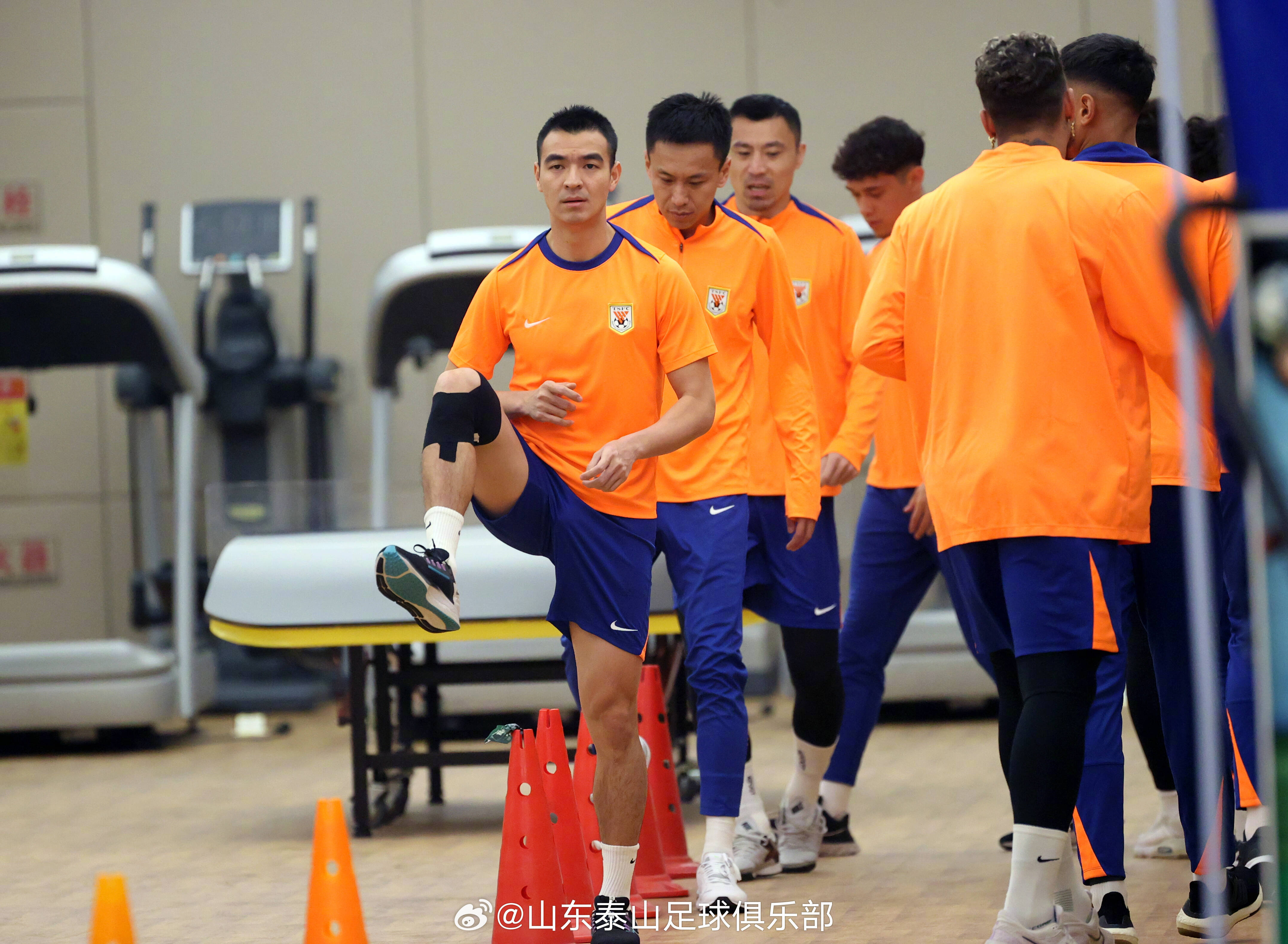 山东泰山发布备战花絮，窗口期回应争议，欧联任务艰巨，纪律约束更严格 -开元体育入口