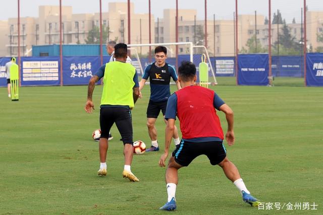 关于赛前体能课后，金州勇士复出首秀备战中超，引发热议，心理建设被强调的信息